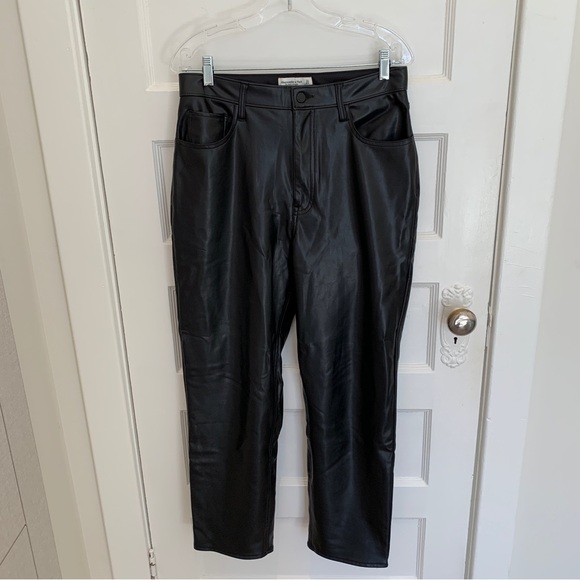 Abercrombie vegan leather ankle straight pant in black, size 31 - Picture 2 of 10